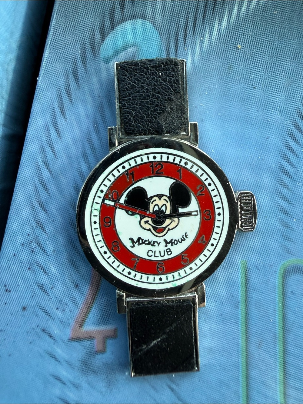 Disney Journey Through Time Mickey Blue and Yellow pin collection - Picture 4 of 9